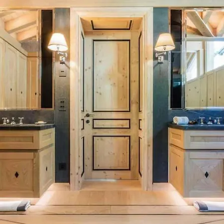 6br Bright And Spacious Chalet With Sauna In St Moritz- If You Want To Book, Please Contact On Wh-ats-app - 0034-605-434-371 !!!! 别墅