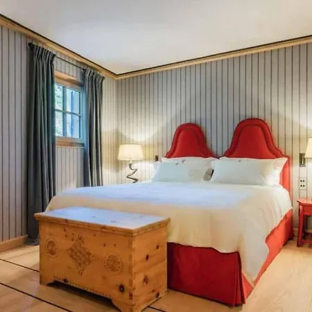 别墅 6br Bright And Spacious Chalet With Sauna In St Moritz- If You Want To Book, Please Contact On Wh-ats-app - 0034-605-434-371 !!!! 圣莫里茨