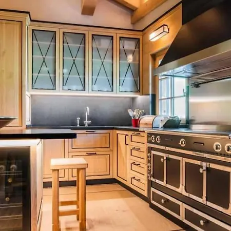 别墅 6br Bright And Spacious Chalet With Sauna In St Moritz- If You Want To Book, Please Contact On Wh-ats-app - 0034-605-434-371 !!!!